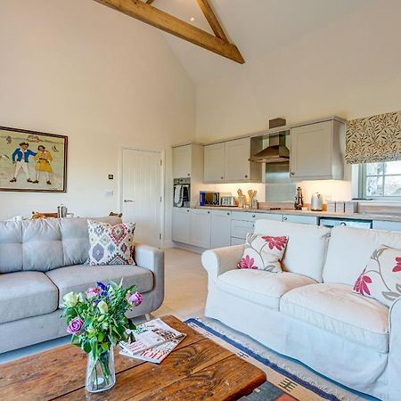 Dairy Lodge Bladon Bagian luar foto