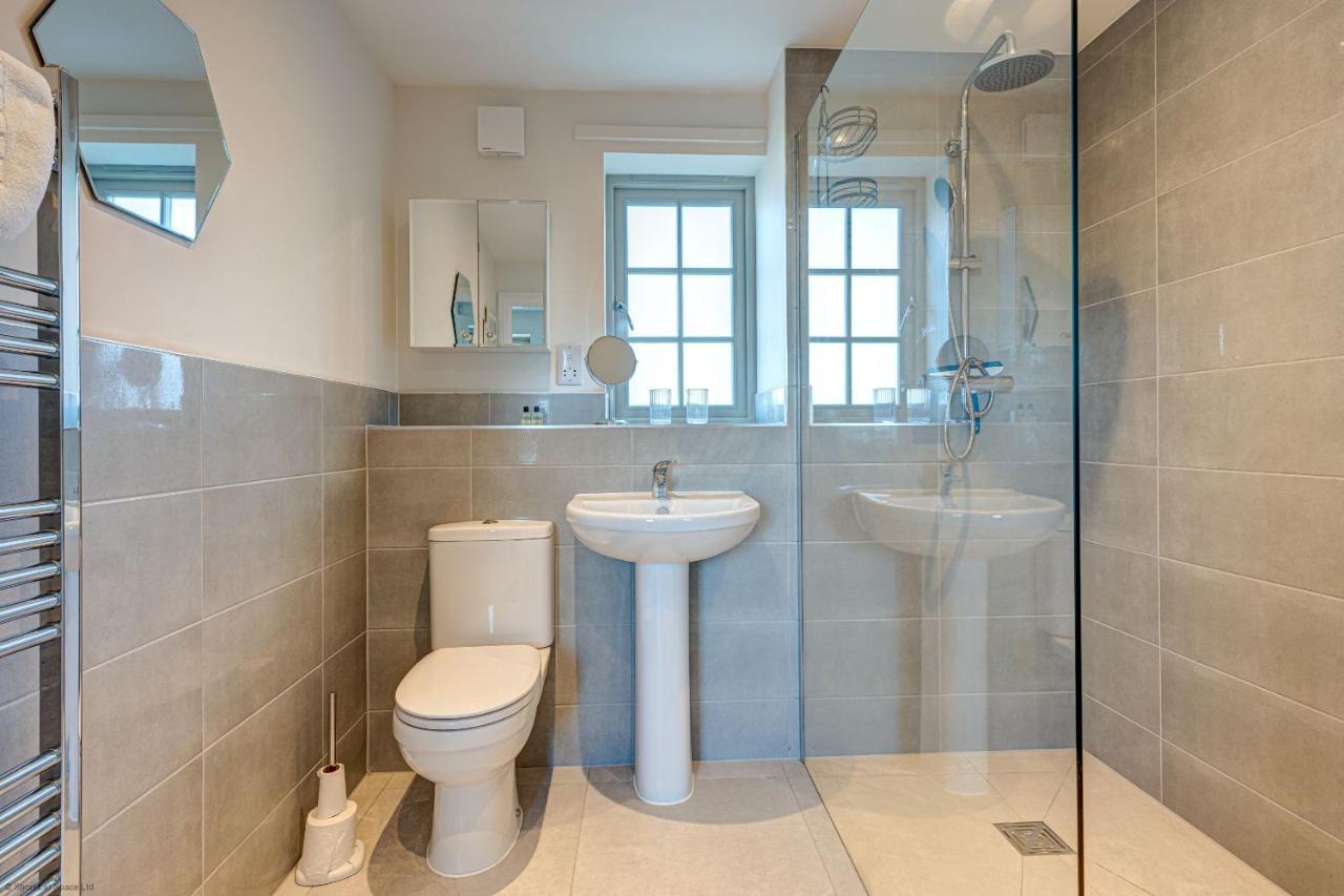 Dairy Lodge Bladon Bagian luar foto